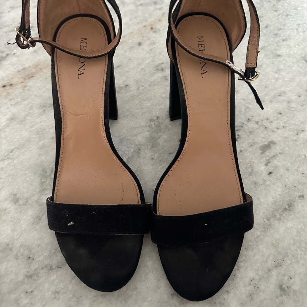 Merona black suede block heel round toe 9.5